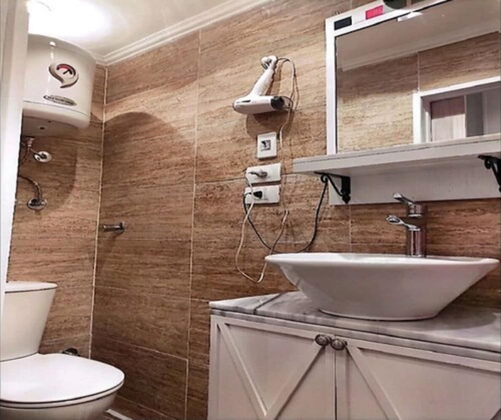 Paris Hotel Double Room, 1 Double Bed, Private Bathroom 5