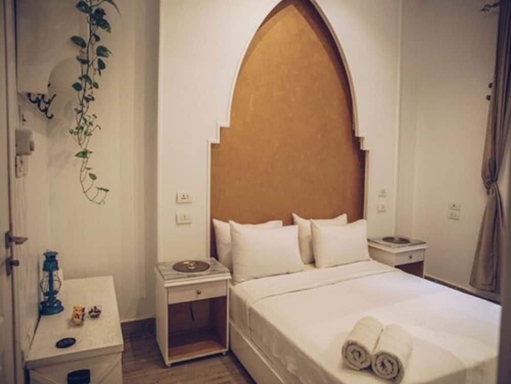 undefined Paris Hotel 10