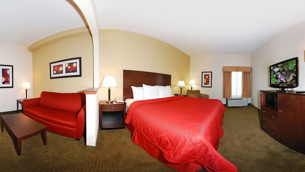 Suite, 1 King Bed with Sofa bed, Non Smoking