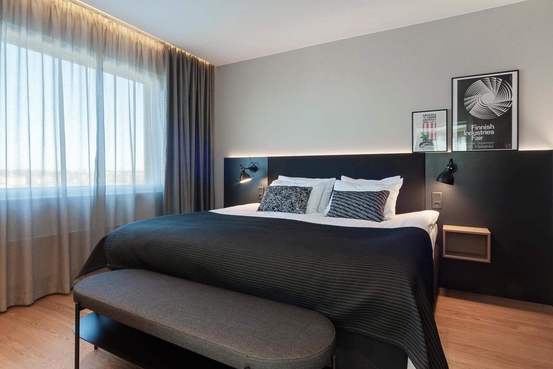 1 King 1 Bedroom Suite With Living Area