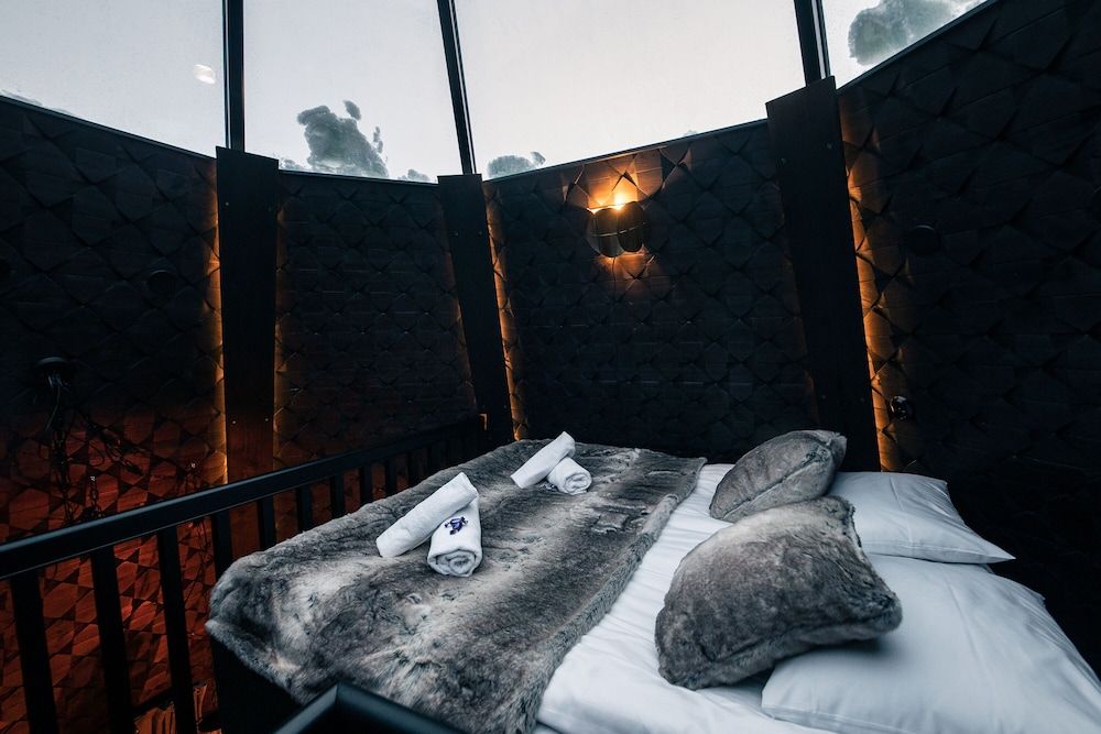Kammi Glass Igloo Suite