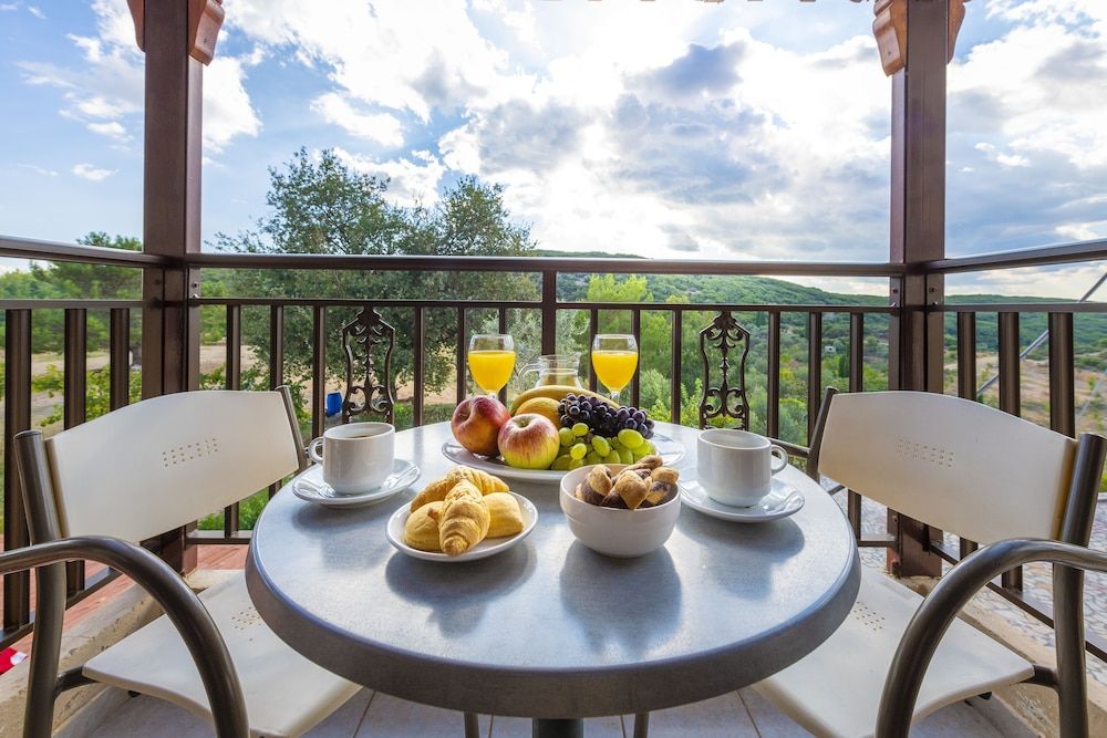 Thermios Apollon Hotel Deluxe Quadruple Room 4