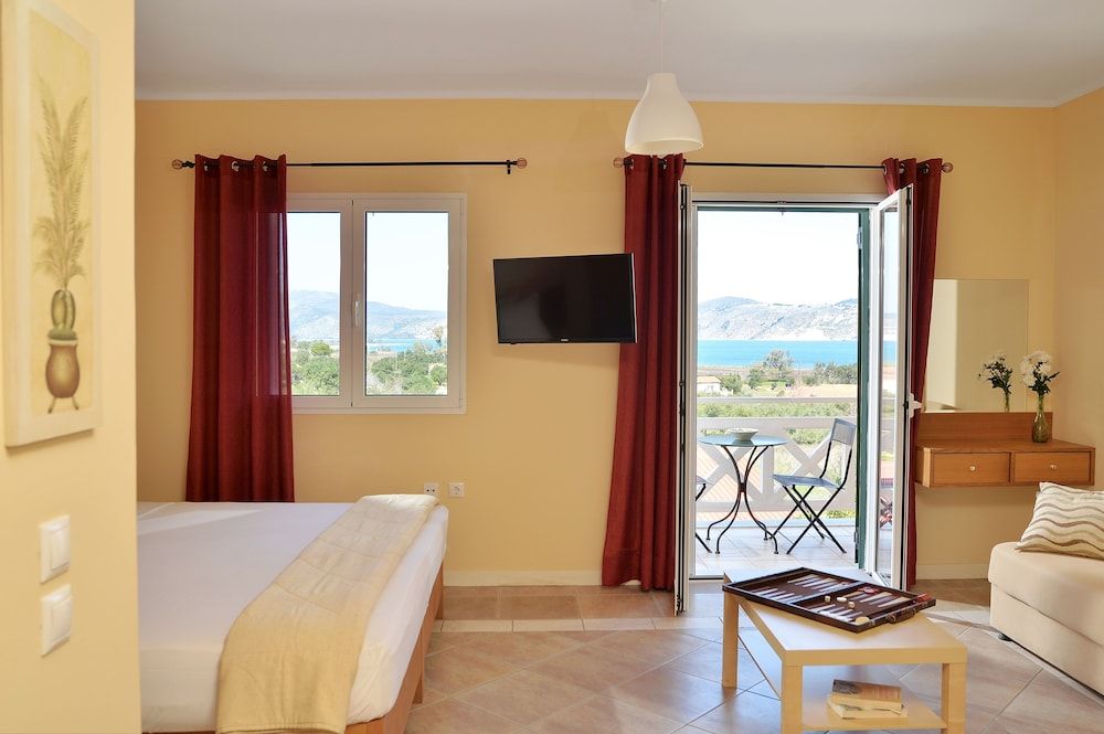 Villa Reverenza Studio, Sea View 2