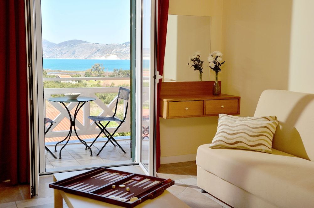 Villa Reverenza Studio, Sea View 10