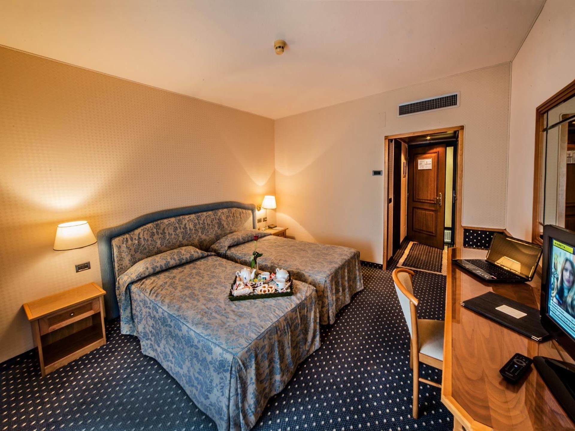 Hotel Valdarno Twin Room 2