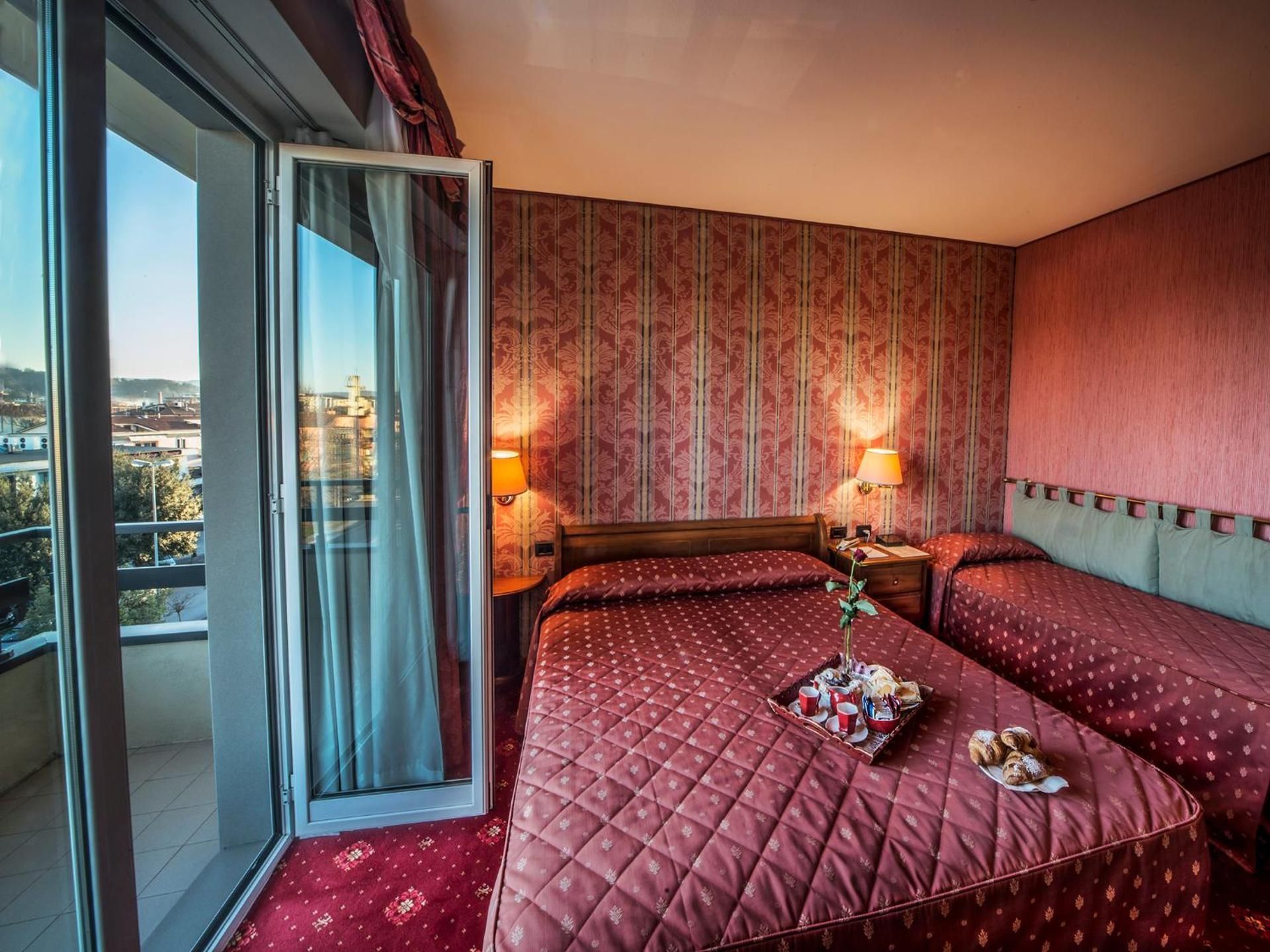 Hotel Valdarno Junior Suite (3 Adults) 2