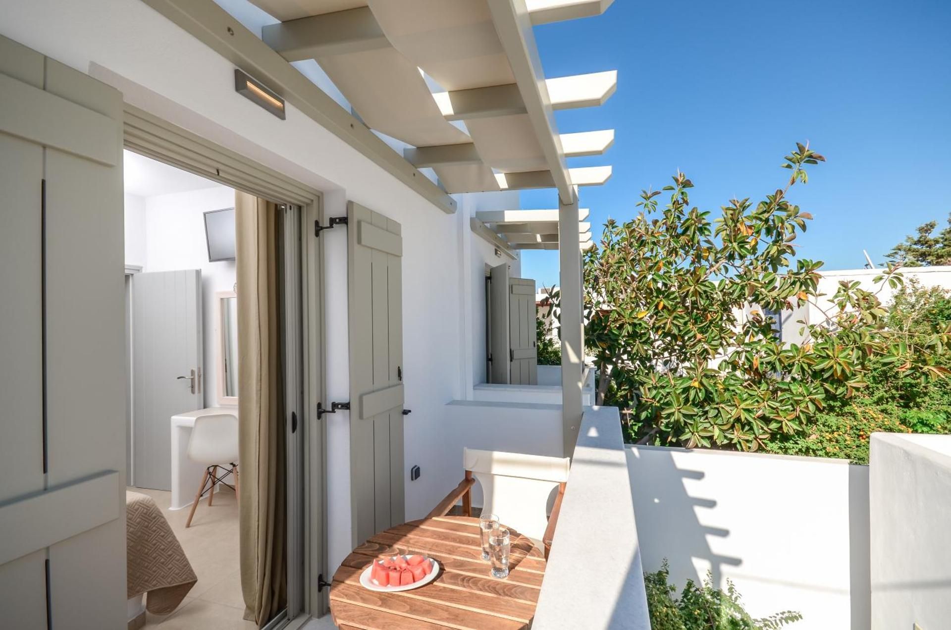 Deluxe 2 Bedroom Apartment with Hot Tub and Rooftop Terrace