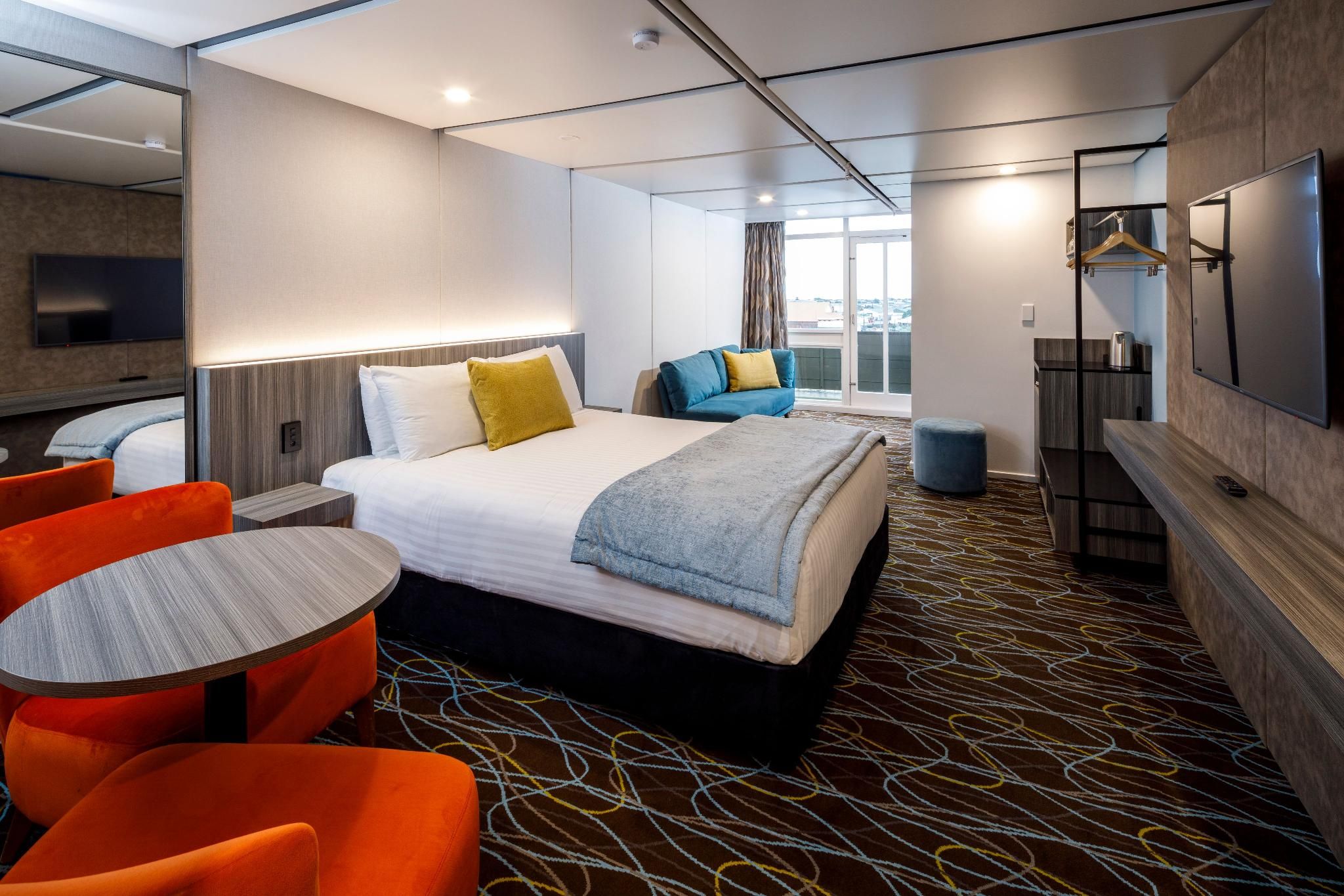 Superior River View Room with King Bed