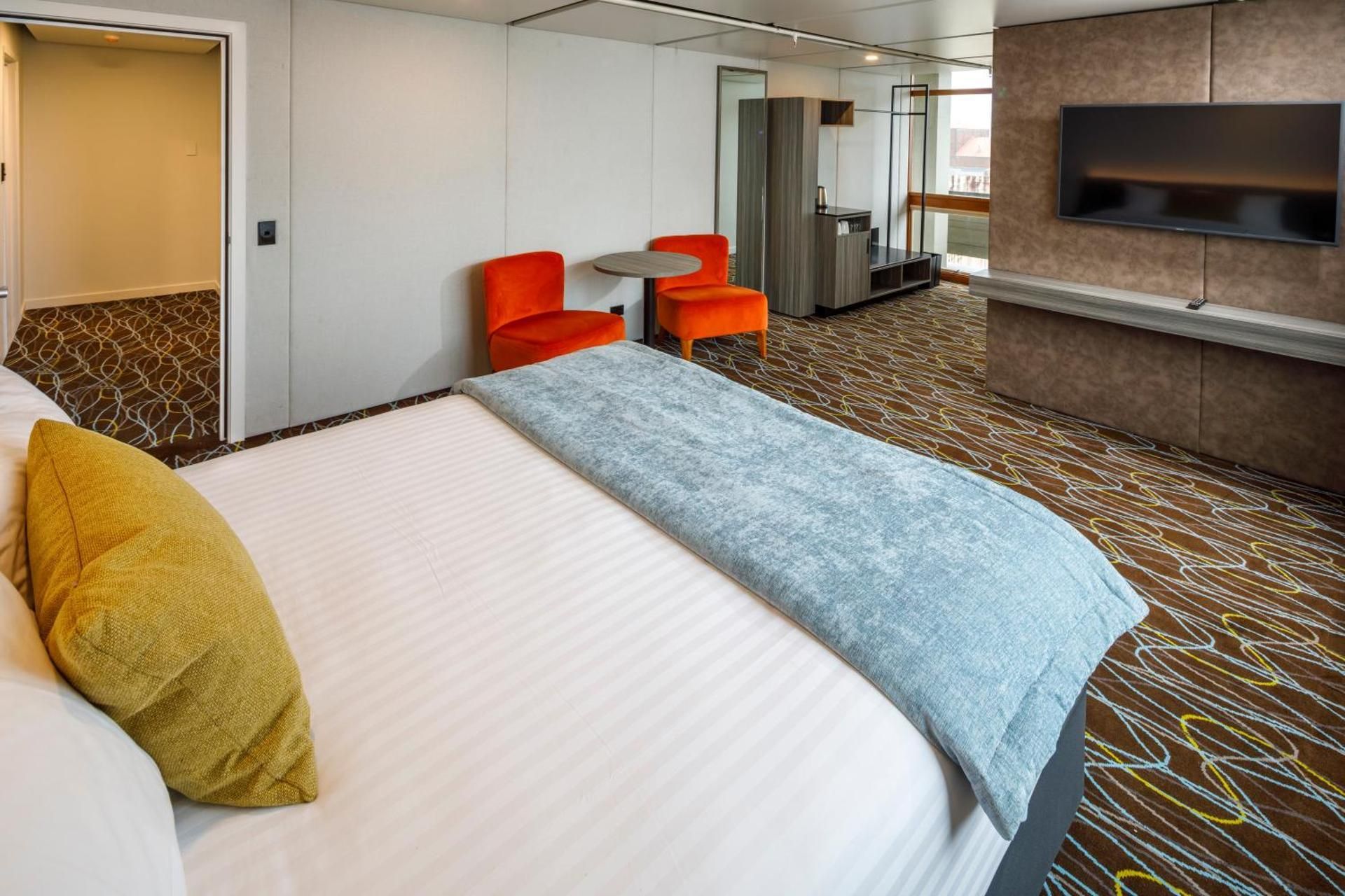 Superior Riverview Accessible 1 King