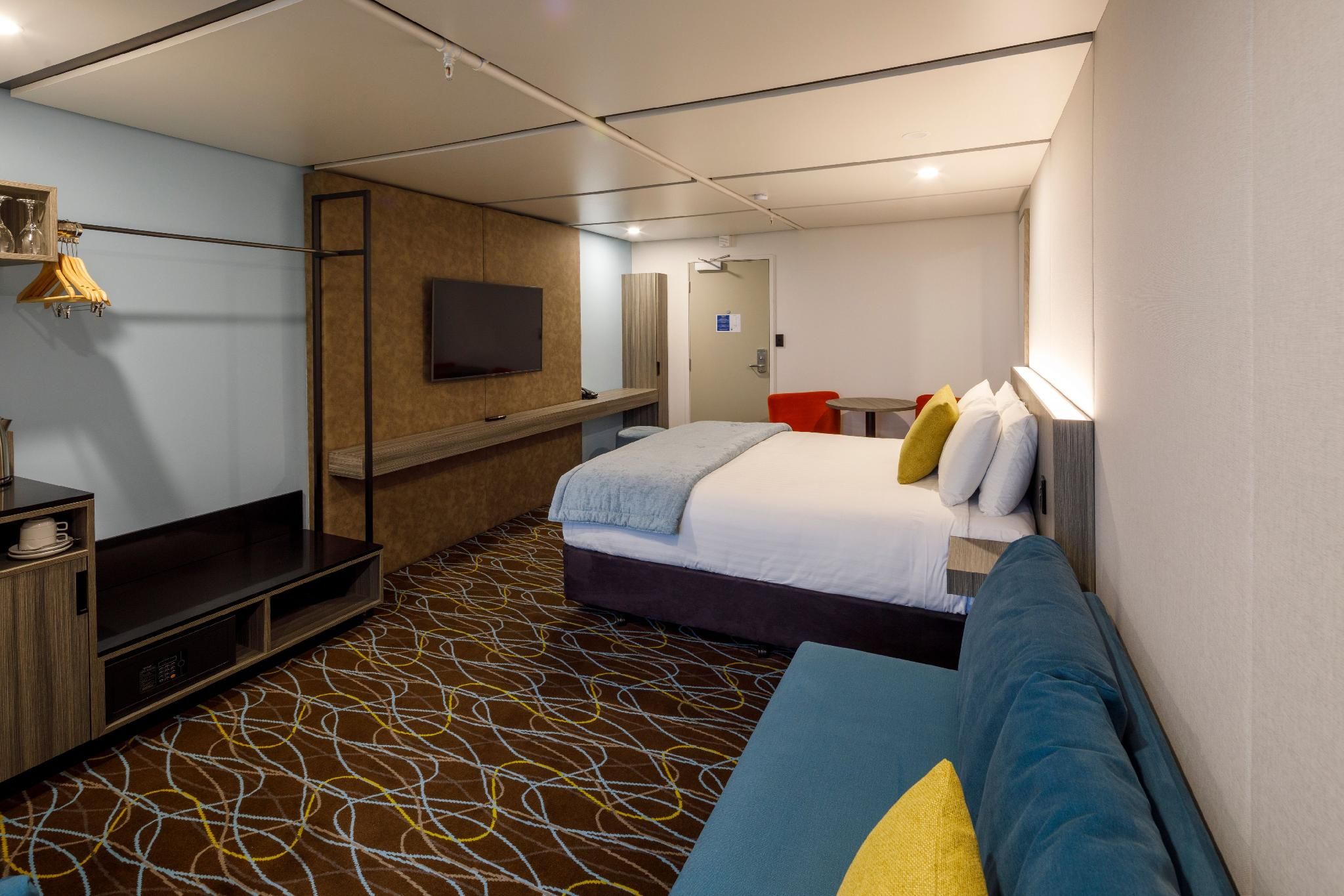 Superior River View Room with King Bed