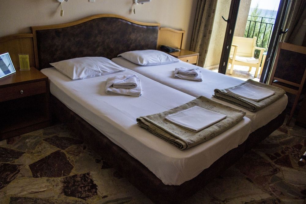 Sappho Hotel Double or Twin Room 14