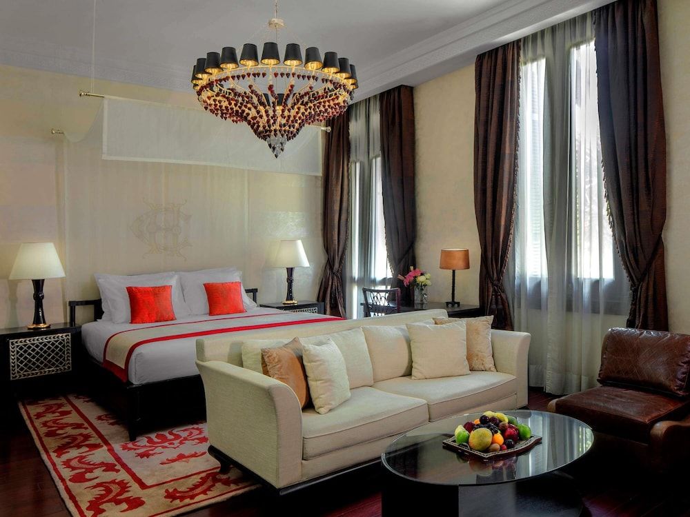 Palace Cataract Suite, 1 King Bed, Garden View