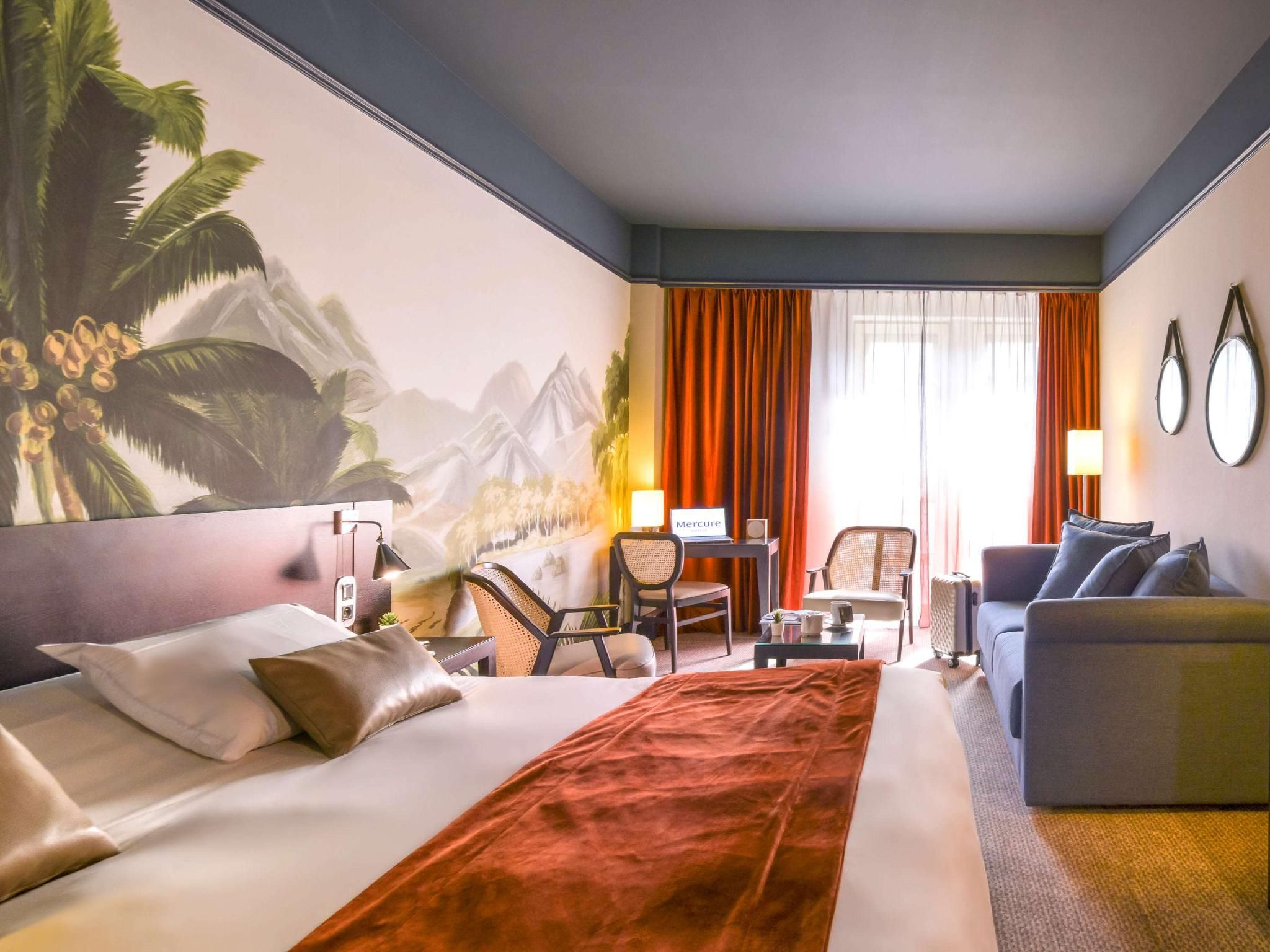 Junior Suite - 1 double bed and sofa