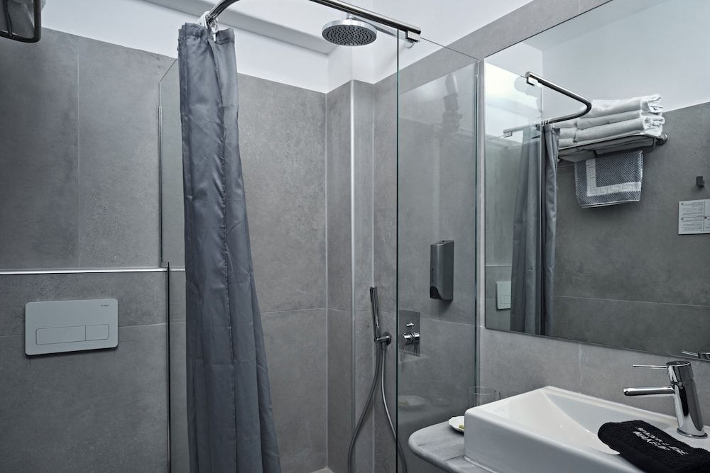 Standard Triple Room, Garden View