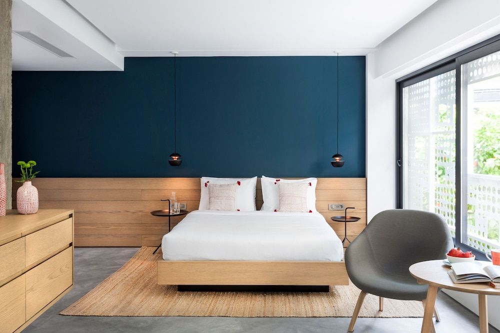 undefined Urban Stripes Athens 3