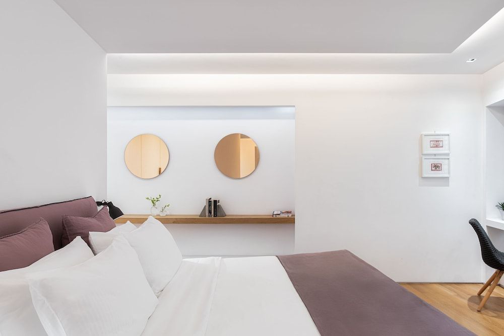 undefined Urban Stripes Athens 10