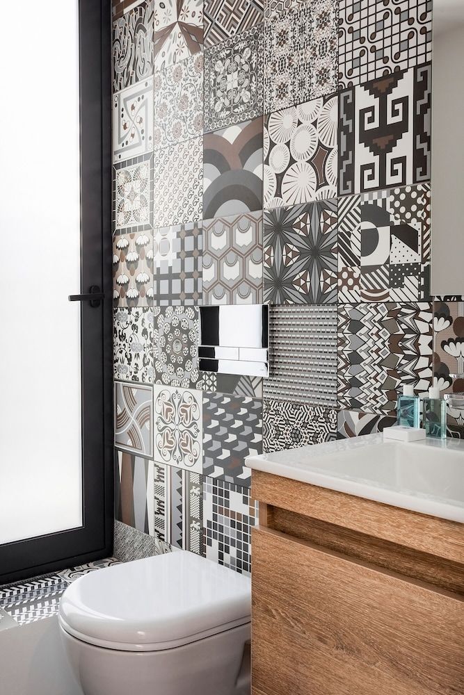 Urban Stripes Athens Street View Studio 6