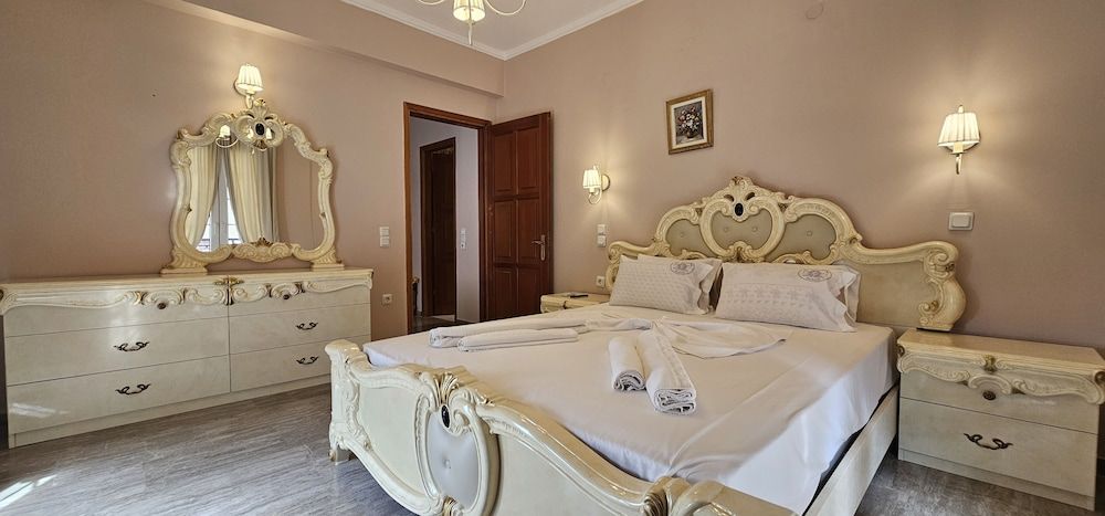 Classic Suite, 1 Bedroom, Partial Ocean View