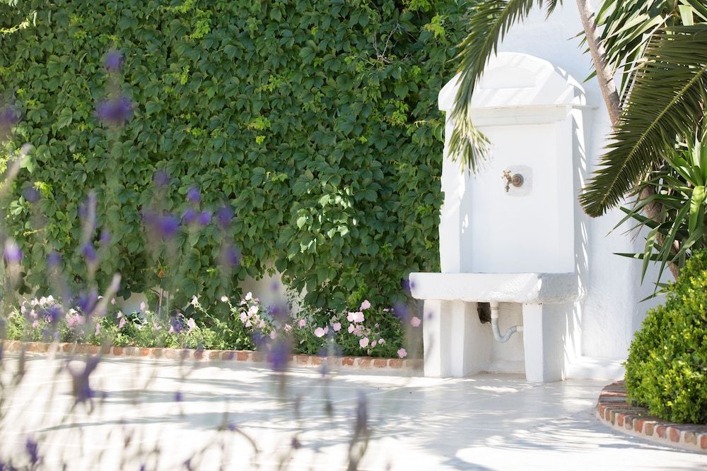 undefined Kouneni Apartments 10