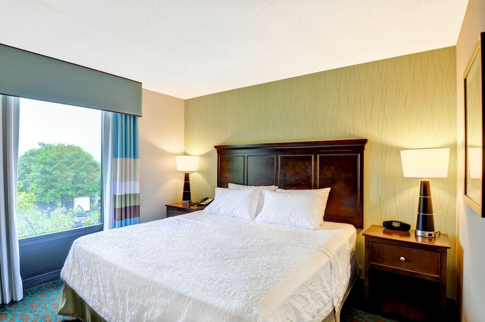 One king bed ns