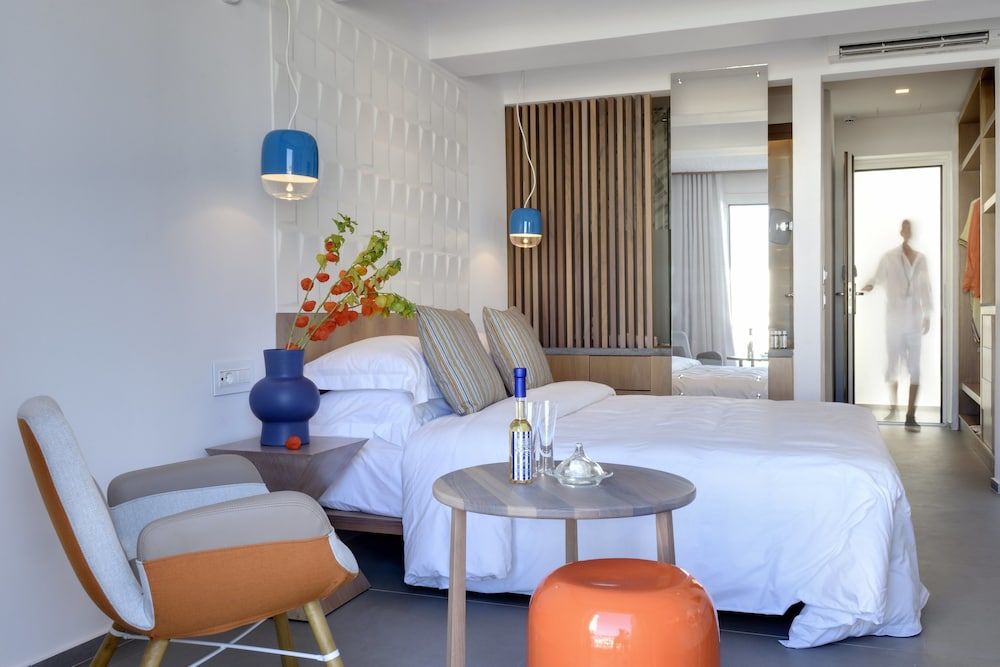 Myconian Korali Deluxe Room (Land View Inopos) 3