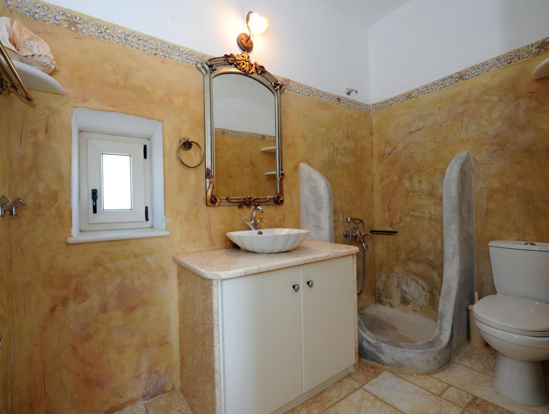 Three-Bedroom Villa with Private Pool and Sea View