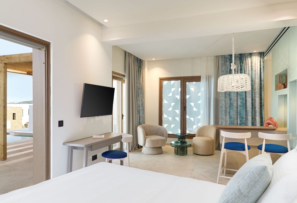 Junior Suite with Private Pool and Extended Terrace