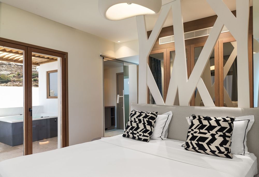 Junior Panorama Sea View Suite with Jetted Tub