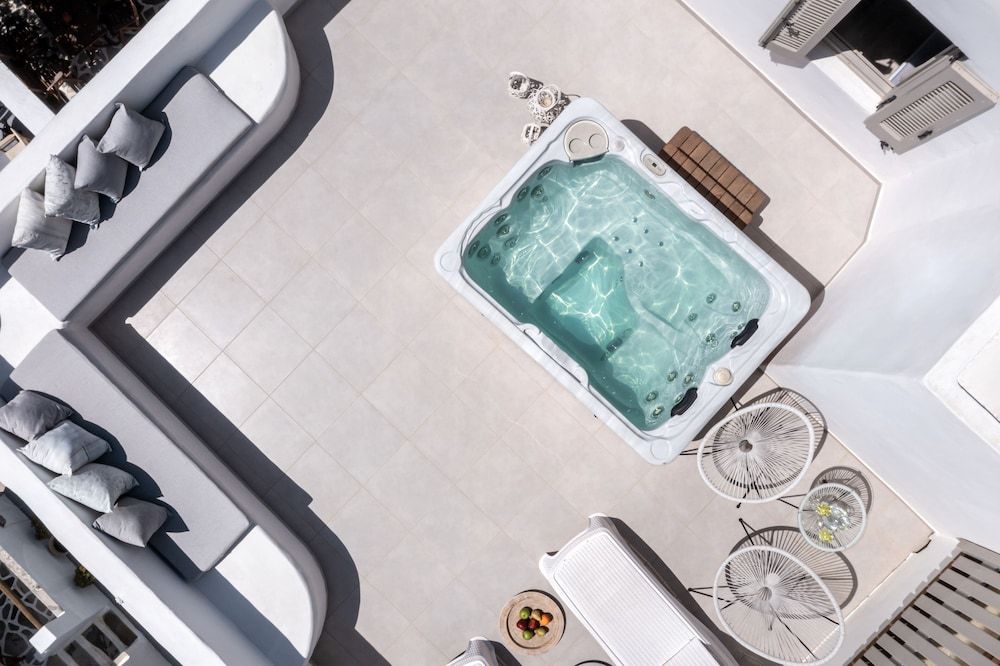 King Suite With Outdoor Jacuzzi