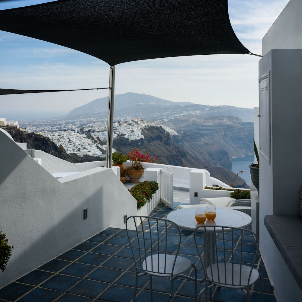 Zenith Blue Traditional Houses Honeymoon Cave Suite with 2 Hot Tubs (Caldera View) 4