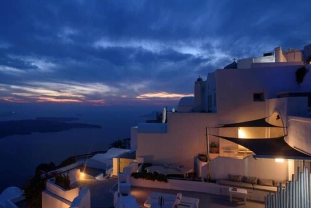 Zenith Blue Traditional Houses Cave 2 Bedroom Apartment with Hot Tub (Caldera View) 10