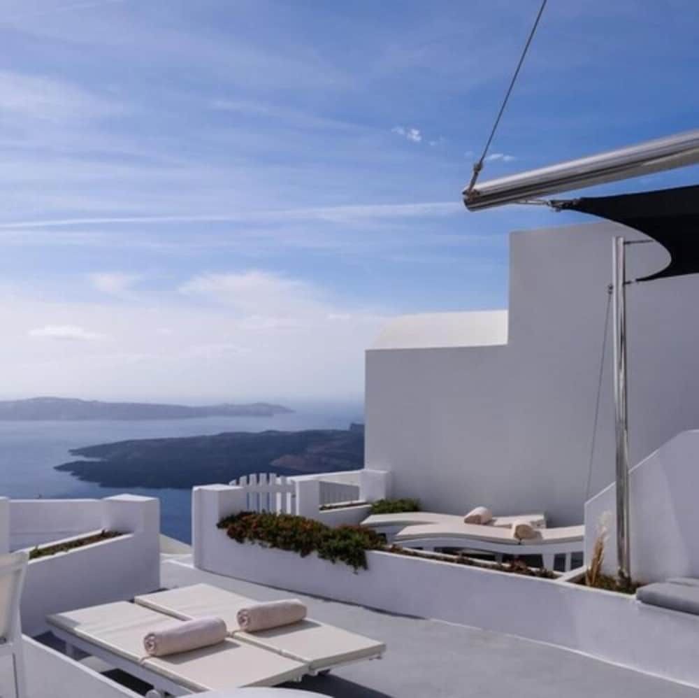 undefined Zenith Blue Traditional Houses 9