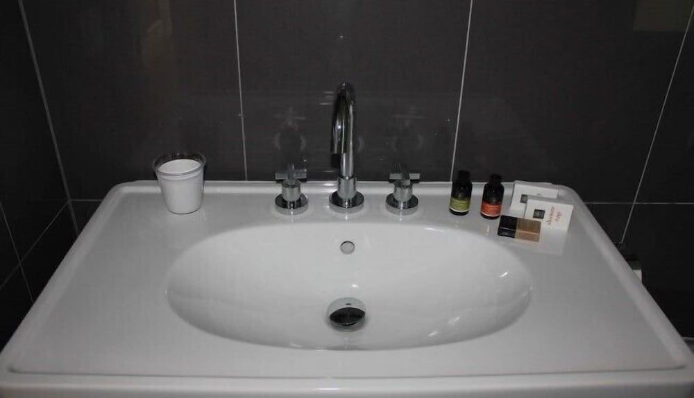 Hotel Metropolis Standard Double Room 4