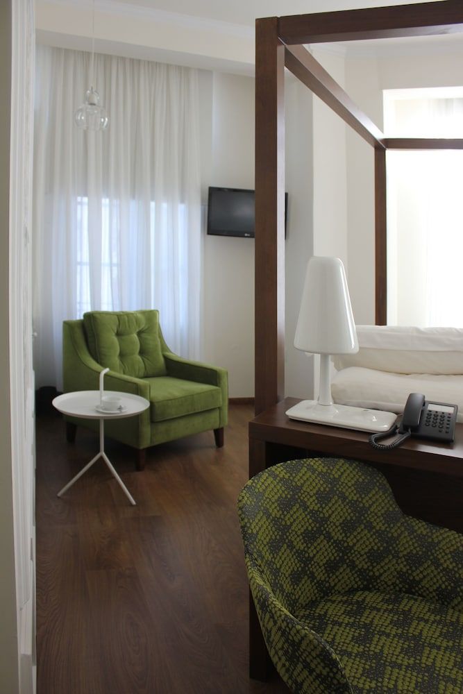 Hotel Metropolis Deluxe Double Room 6