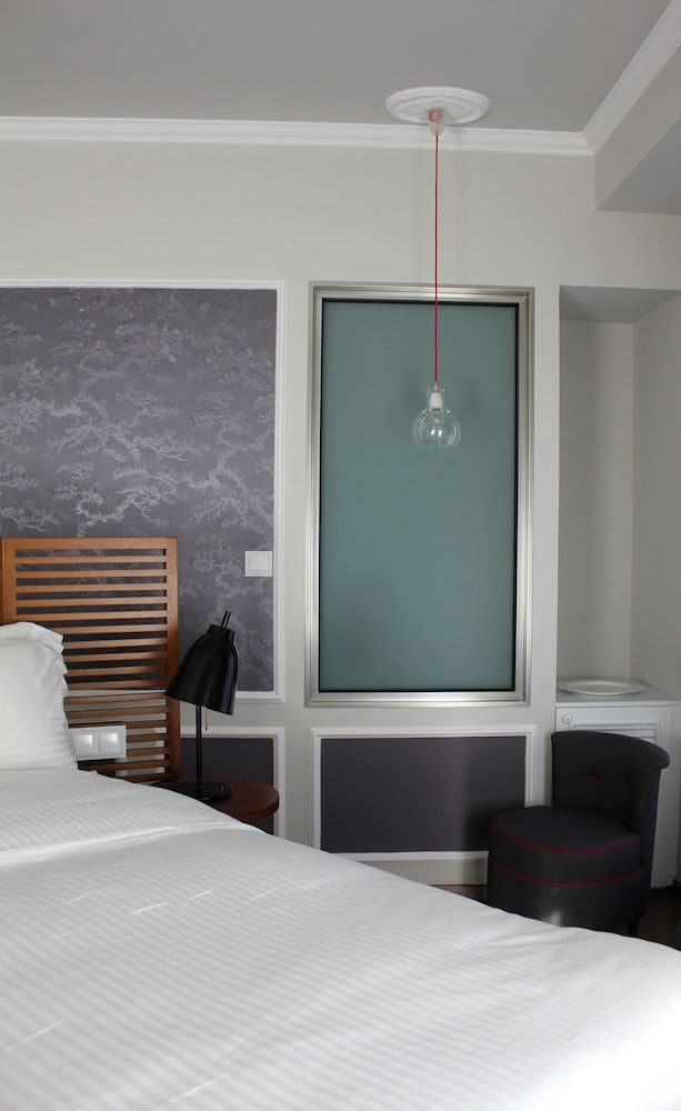 Hotel Metropolis Deluxe Double Room 3