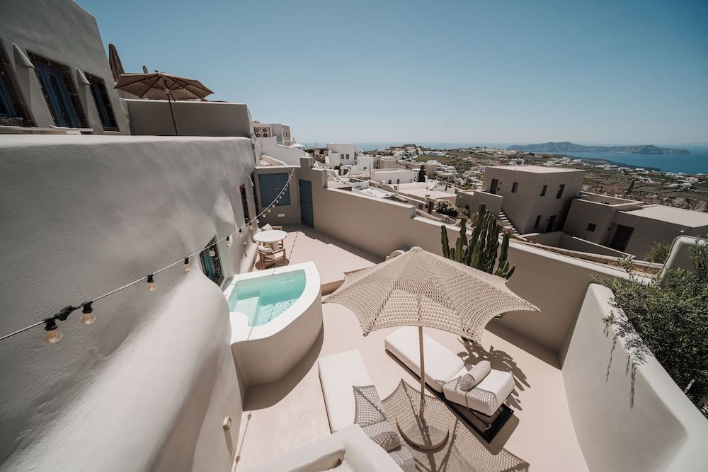 undefined Luna Santorini Suites 4