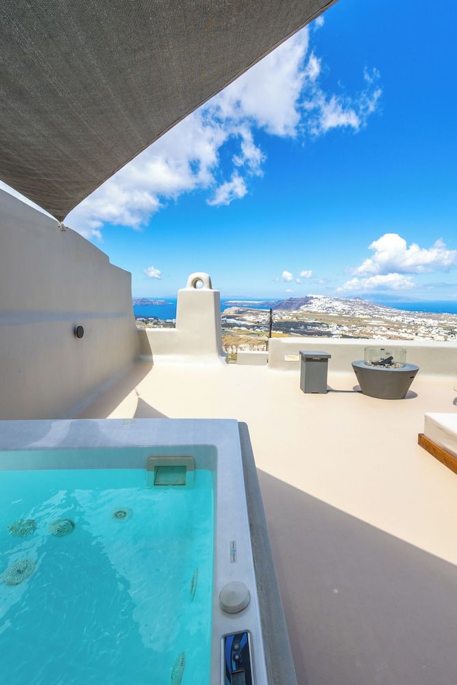 undefined Luna Santorini Suites 3