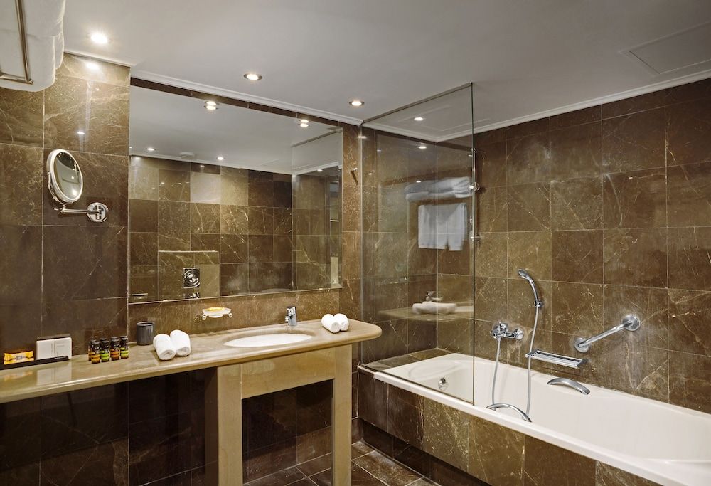 undefined Lozenge Hotel 9