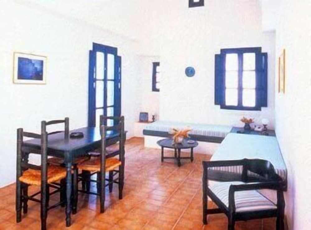 Oia's Sunset Superior Apartment 7