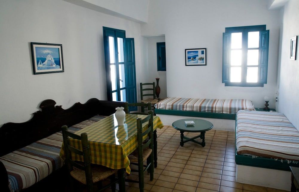 Oia's Sunset Superior Apartment 4