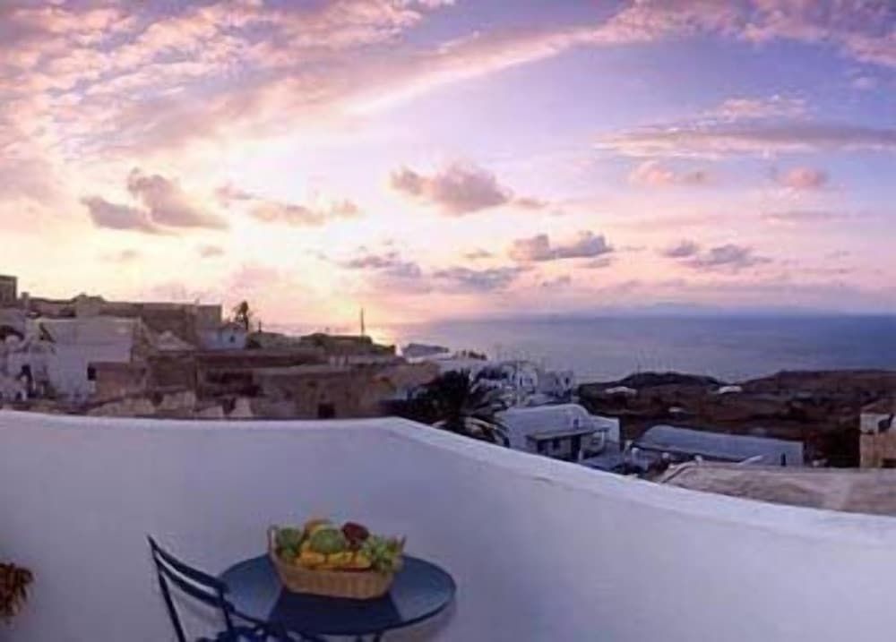 Oia's Sunset Studio for Two Persons 6