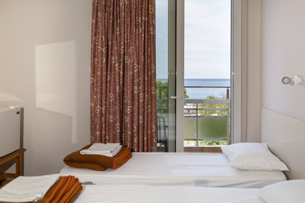 Delfini Hotel Standard Room, Sea View 3