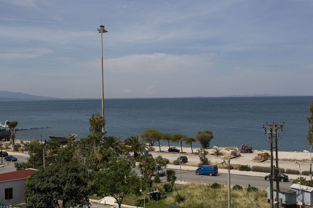 Delfini Hotel Triple Room, Sea View 4