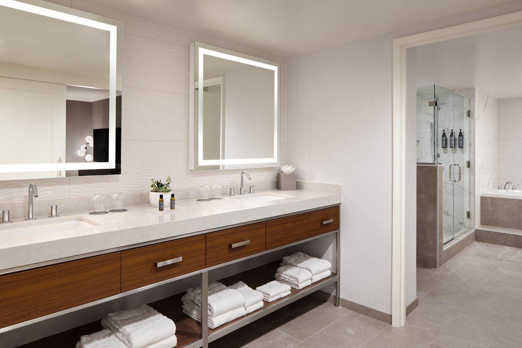 Westin Suite - Call Hotel, 1 Bedroom Signature Suite, 1 King