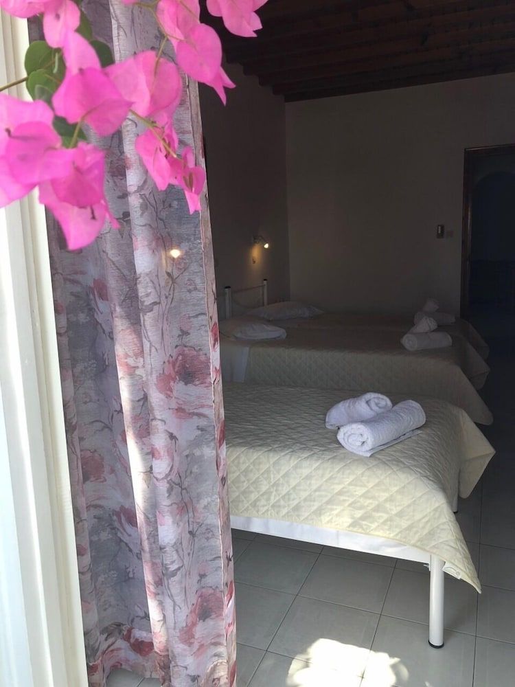 Quadruple Room, 1 Bedroom, Courtyard View