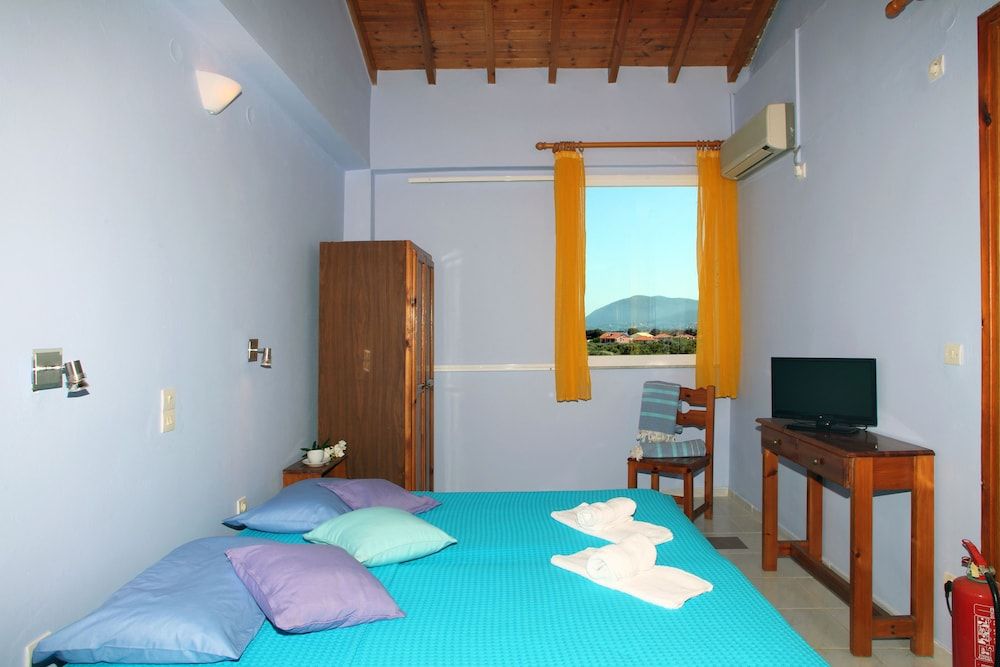 Standard Studio (2 Adults)