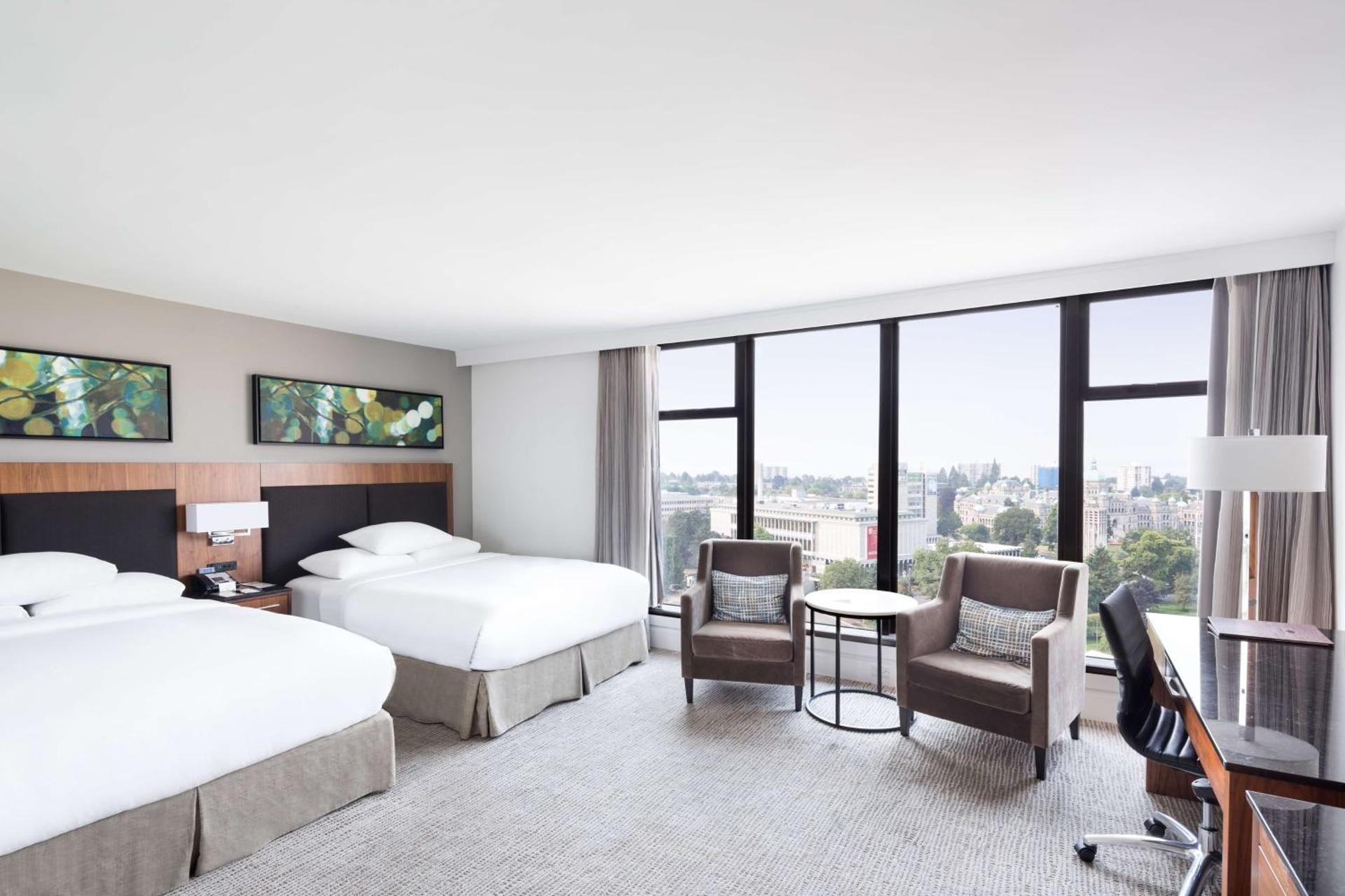 2 Queen Beds - City View