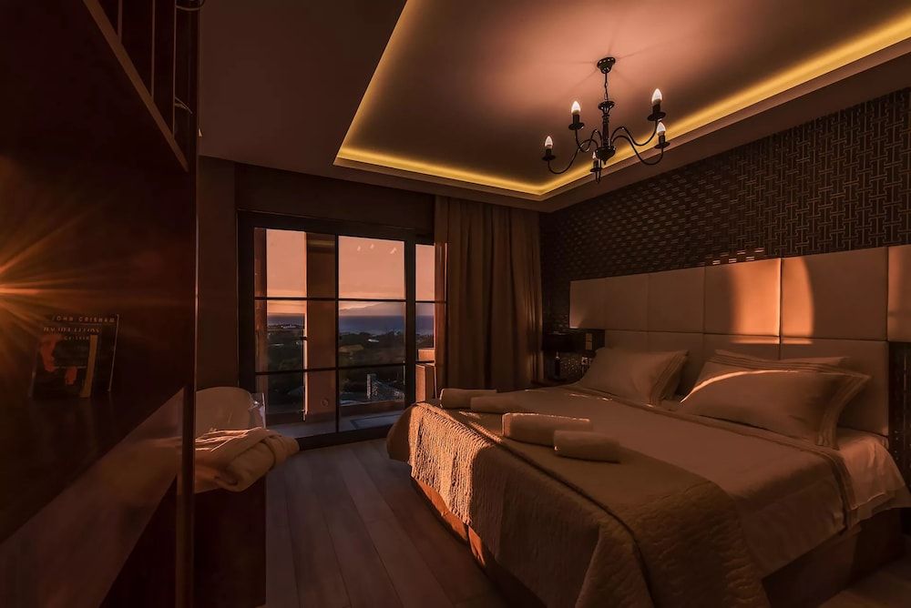 Presidential Suite, 1 Bedroom, Hot Tub, Sea View