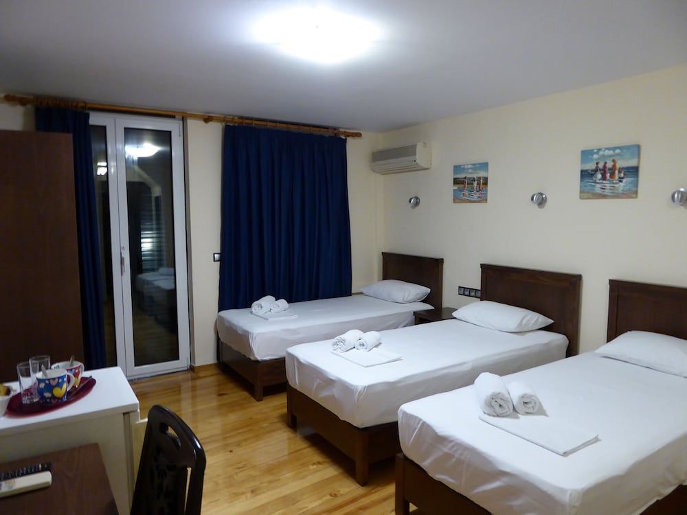 Standard Triple Room, City View