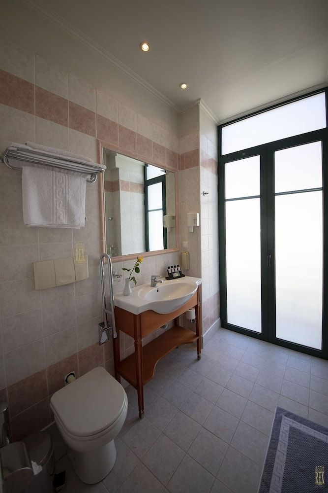 Rex Hotel Triple Room 3